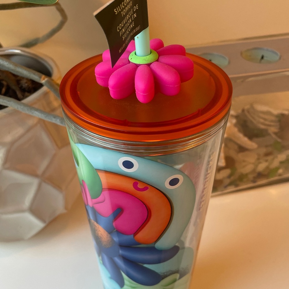 Starbucks Floral 2025 24oz Cold Cup Tumbler NWT - Picture 5 of 10